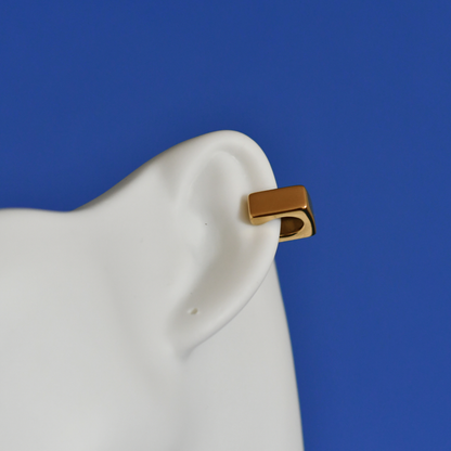 TESIR stainless steel ear cuffs in gold on ear - Alogan